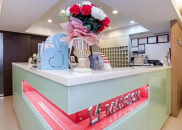 Hotel 14 Avenue 3*
